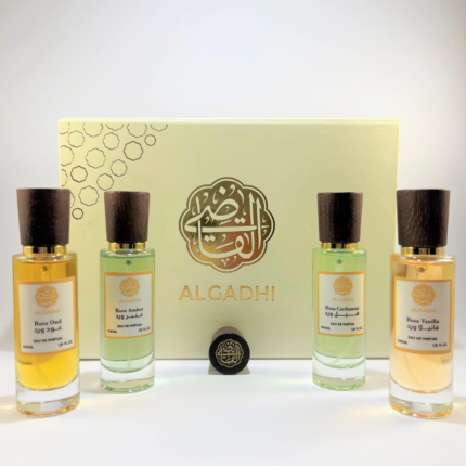 صورة لمجموعة عطور القاضي الفاخرة تضم أربعة عطور شرقية مميزة: عنبر ورد، هيل ورد، عود ورد، وفانيلا ورد، بزجاجات أنيقة وصندوق فاخر.